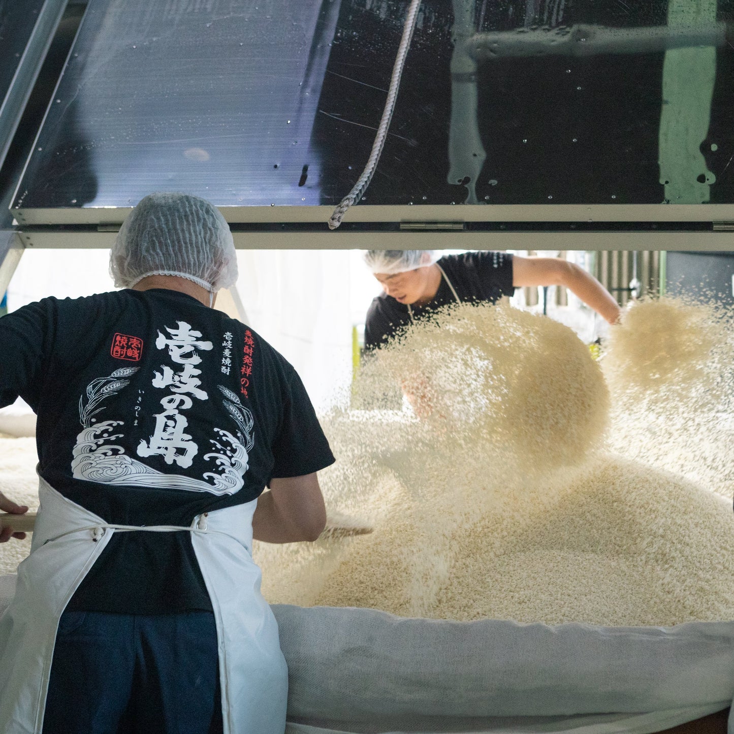 【本格麦焼酎】尋ね鳥〈8年樫樽熟成ブレンド〉|壱岐リトリート海里村上